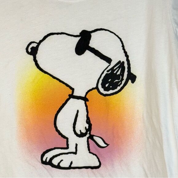 Peanuts White and Pink Snoopy Short Sleeve Tee size XXXL (21) Juniors - Picture 2 of 5